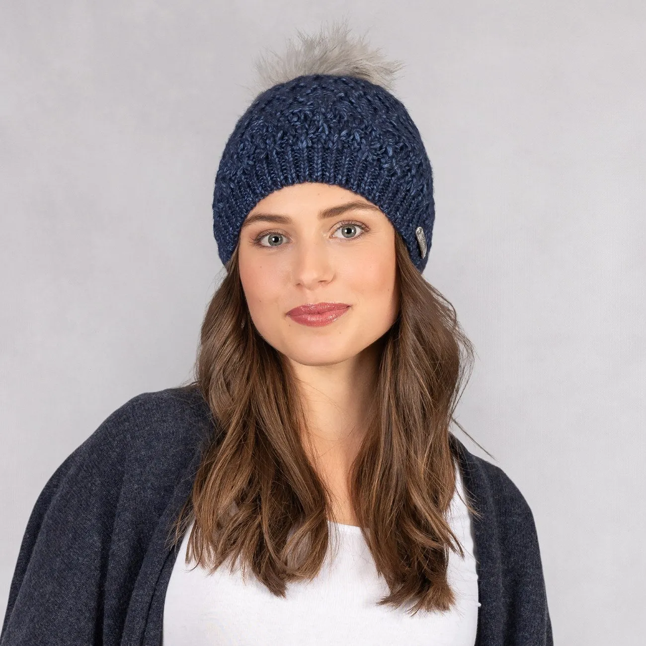 Optimized English Title: Beanie with Peak Design