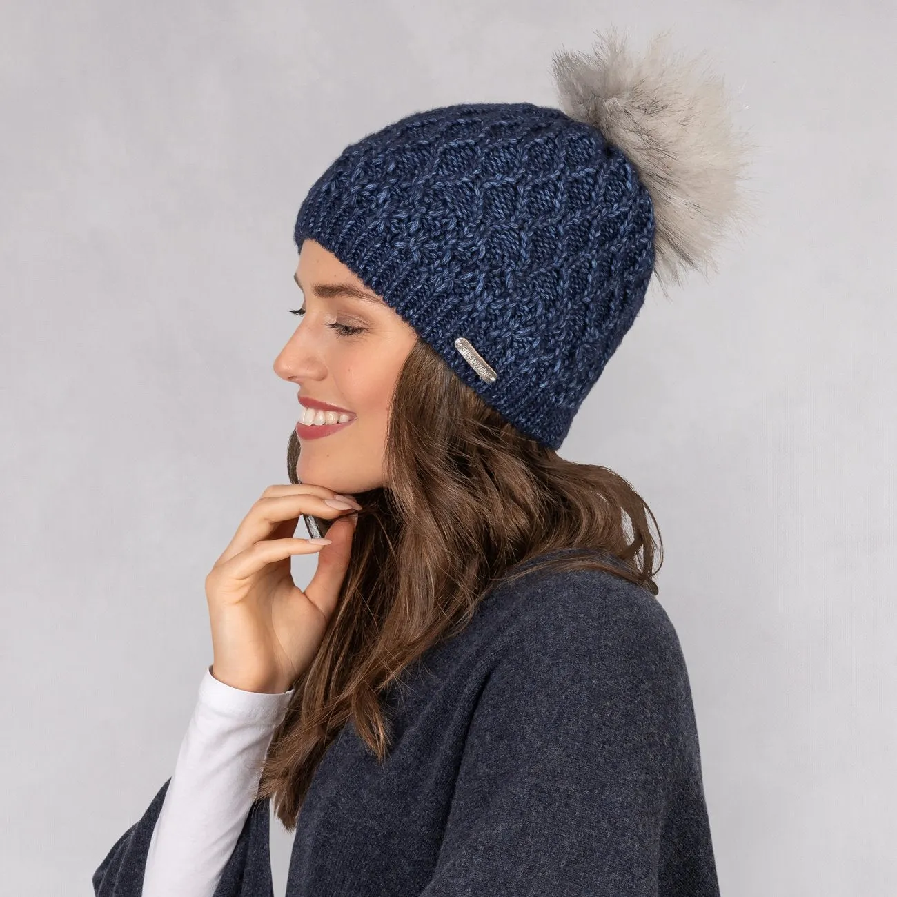 Optimized English Title: Beanie with Peak Design