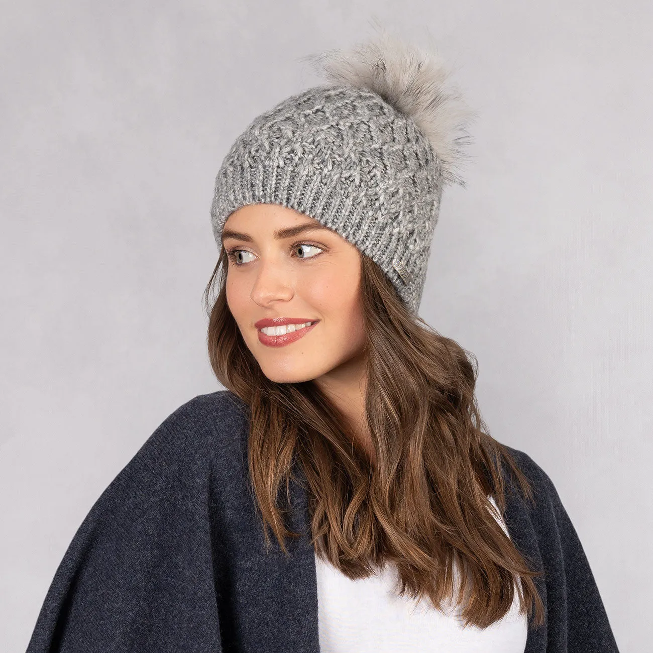 Optimized English Title: Beanie with Peak Design