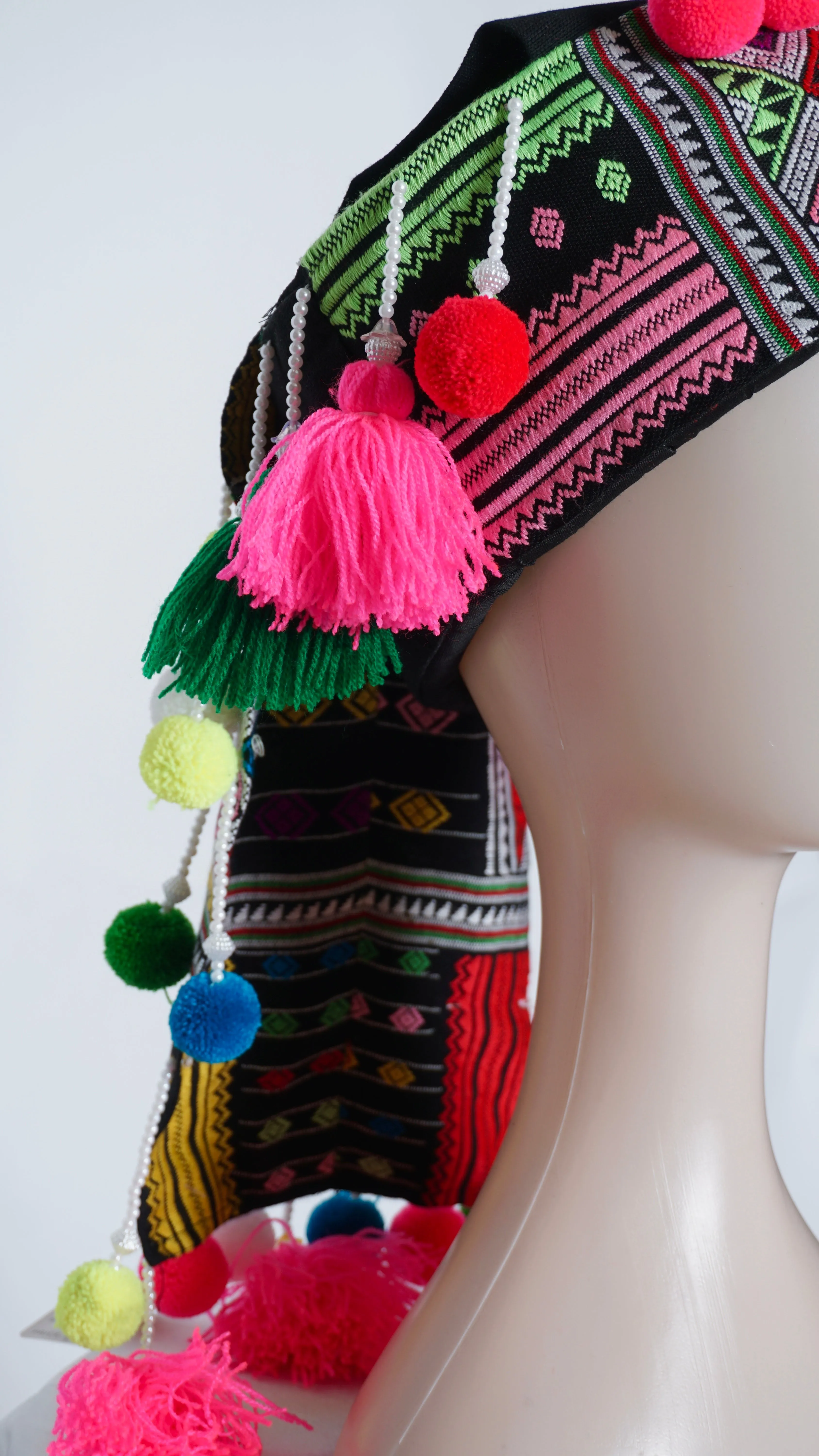 Phuam Paj Pom Pom (22")